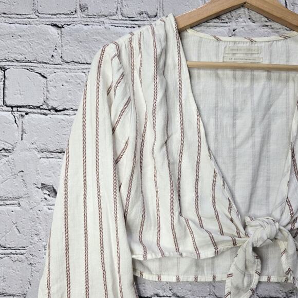 Urban Outfitters Cotton Blend Bell Sleeve Tie Front Crop Top Size Small - Picture 3 of 9